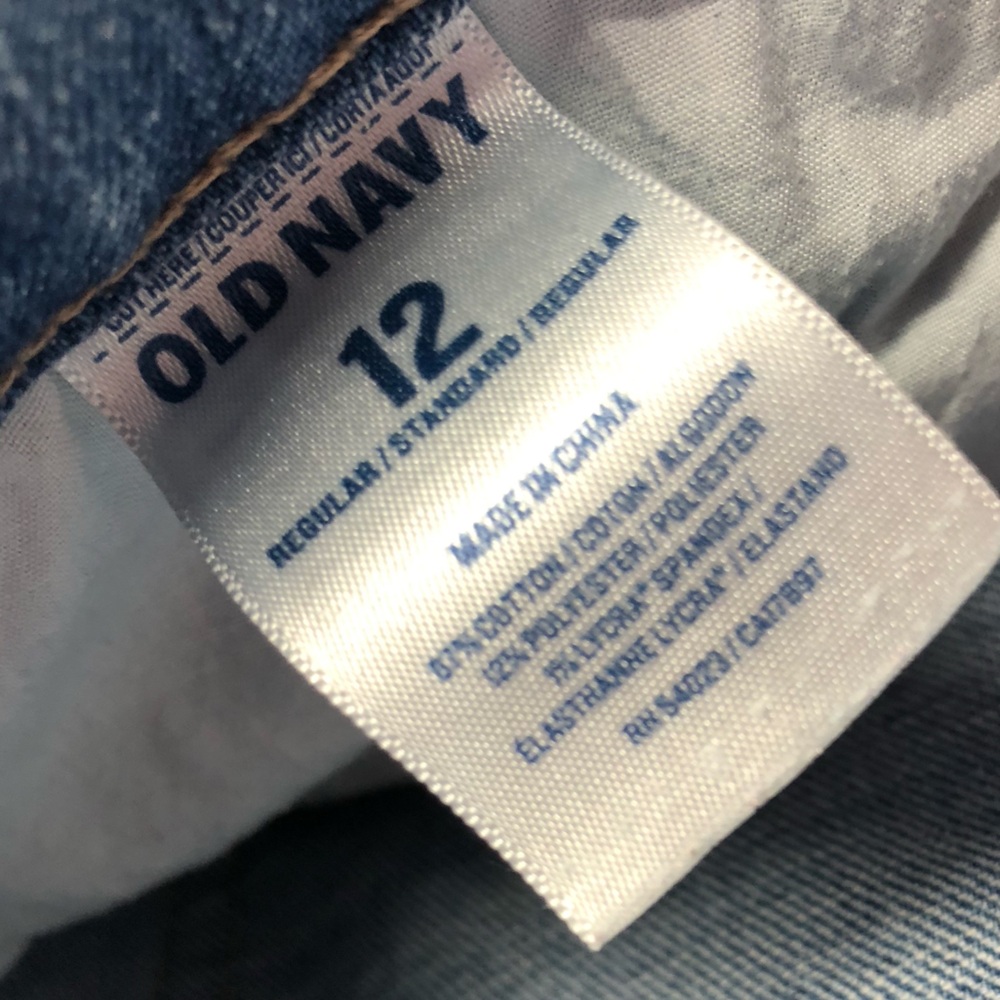 Old Navy GUC Medium Wash Denim The LE Boyfriend Cropped Jeans size 12 - Picture 3 of 9